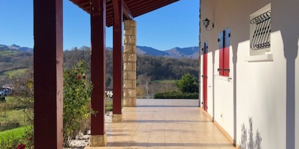 maison à UHART CIZE (64220)